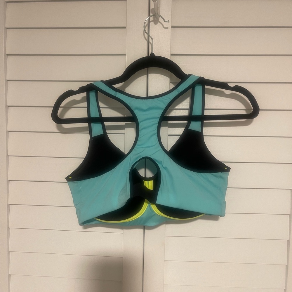 Nike Pro Rival Sports Bra - Picture 2 of 4